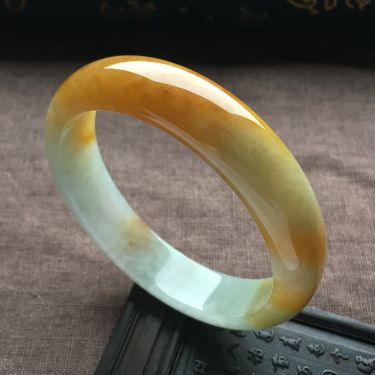 （超值推荐）糯冰种黄翡手镯（63mm）