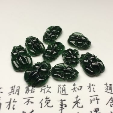 （超值推荐）冰种油青金鱼戒面（一批走）