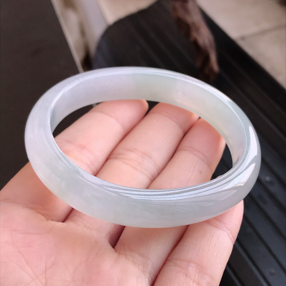 翡翠细糯种贵妃手镯57mm