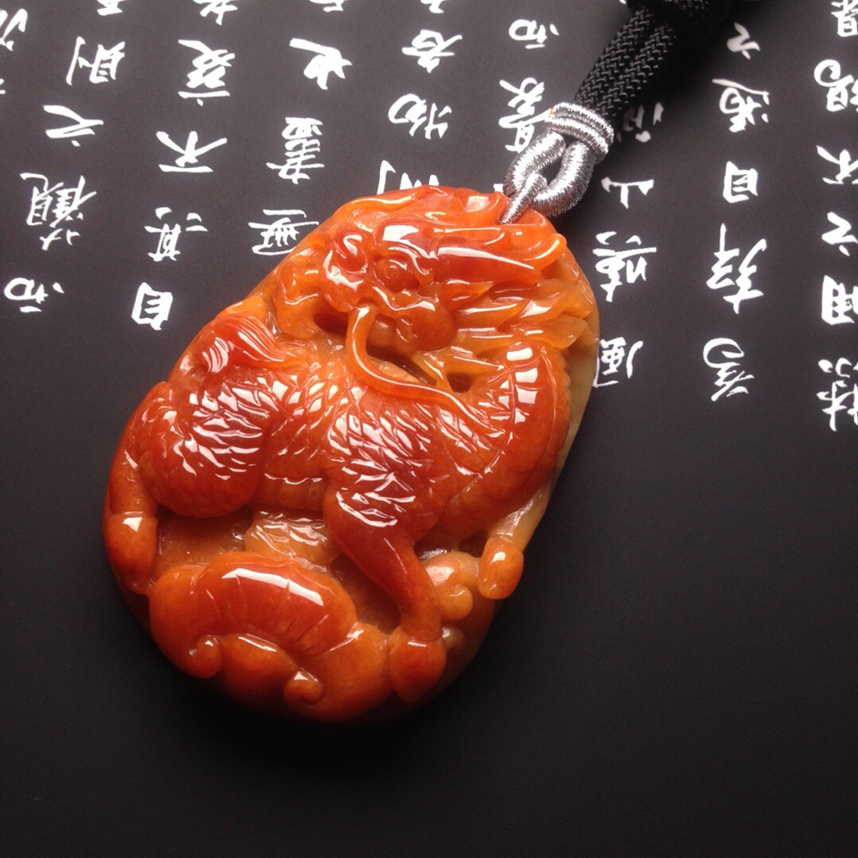 糯冰种红翡麒麟挂件翡翠