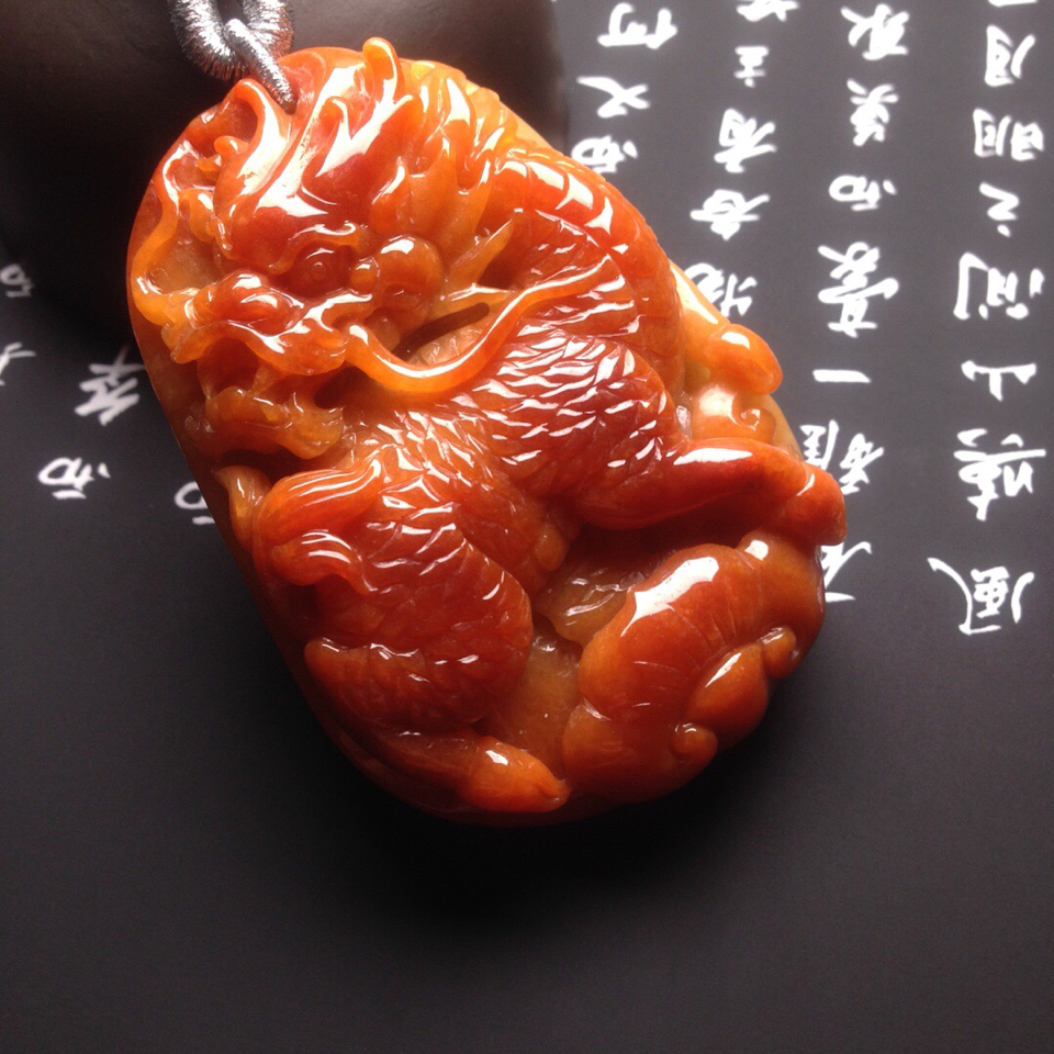 糯冰种红翡麒麟挂件翡翠