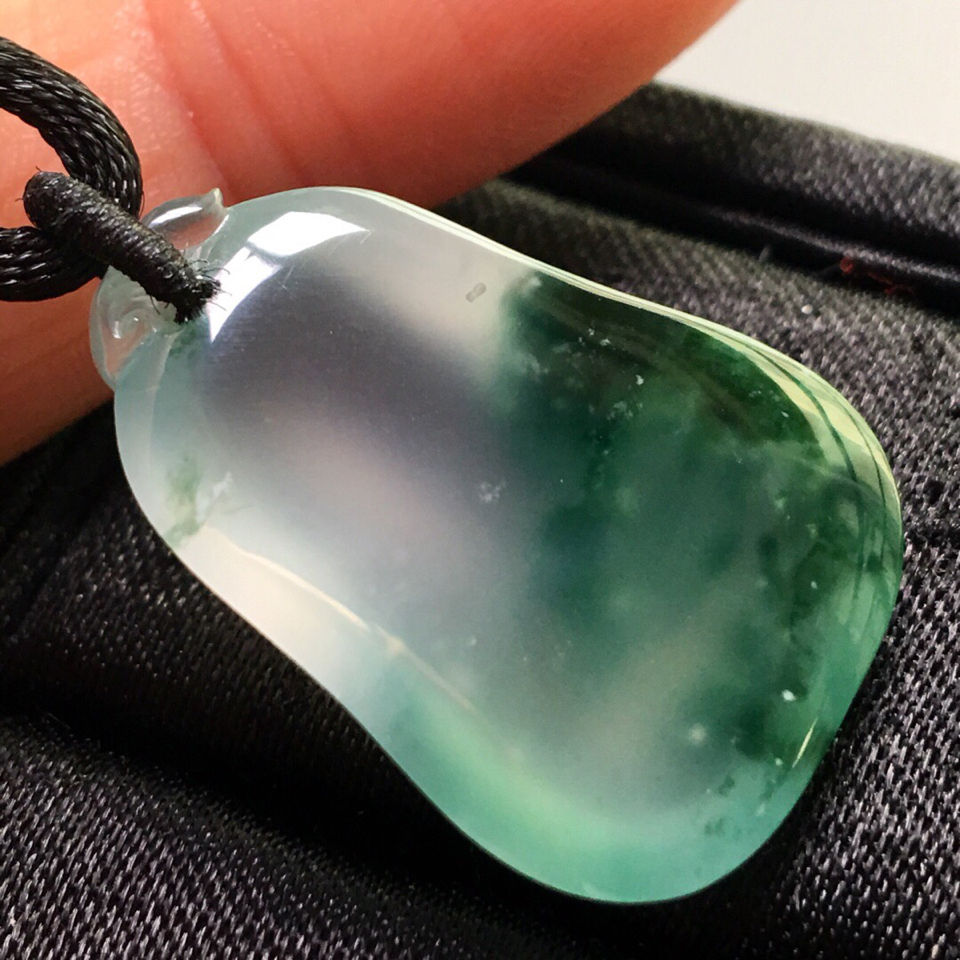 冰种飘花福瓜挂件翡翠