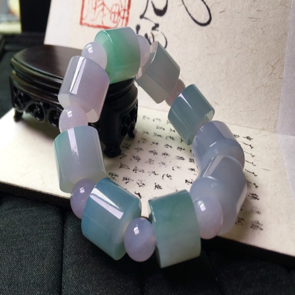 糯冰种春带彩路路通手串翡翠