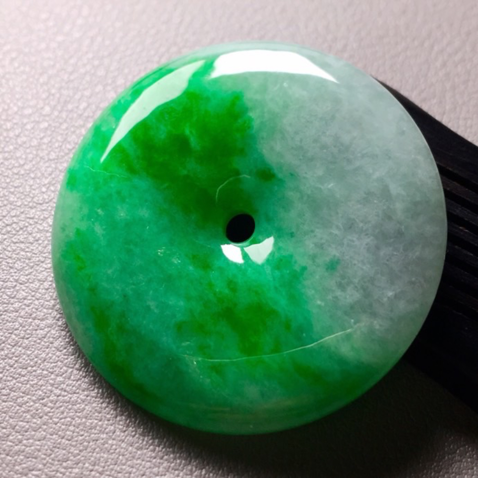 糯冰种阳绿平安扣挂件翡翠