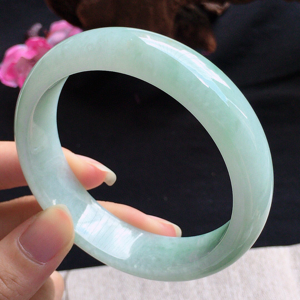 翡翠细糯种淡绿正圈手镯58mm - 品真翡翠-fcmall.cn