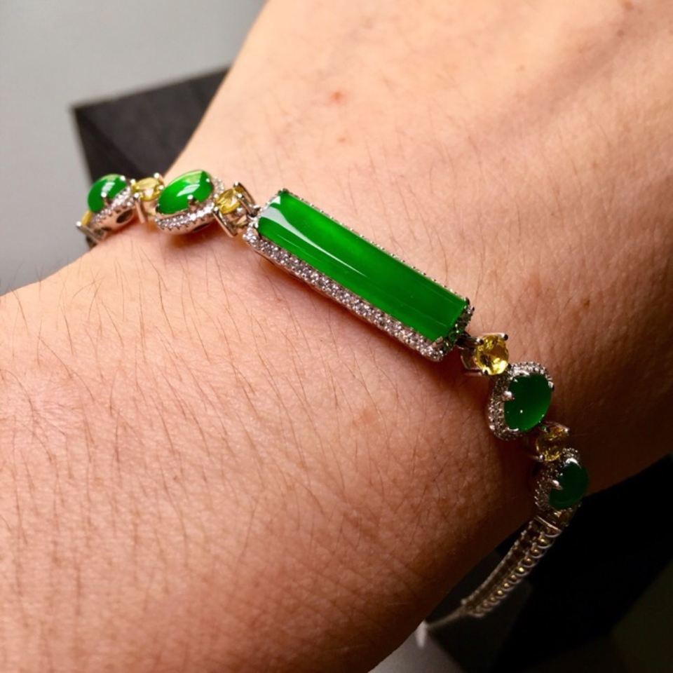 货号:jd410927 市场价:104200元 结缘价:￥49600 温馨提示:翡翠王朝为