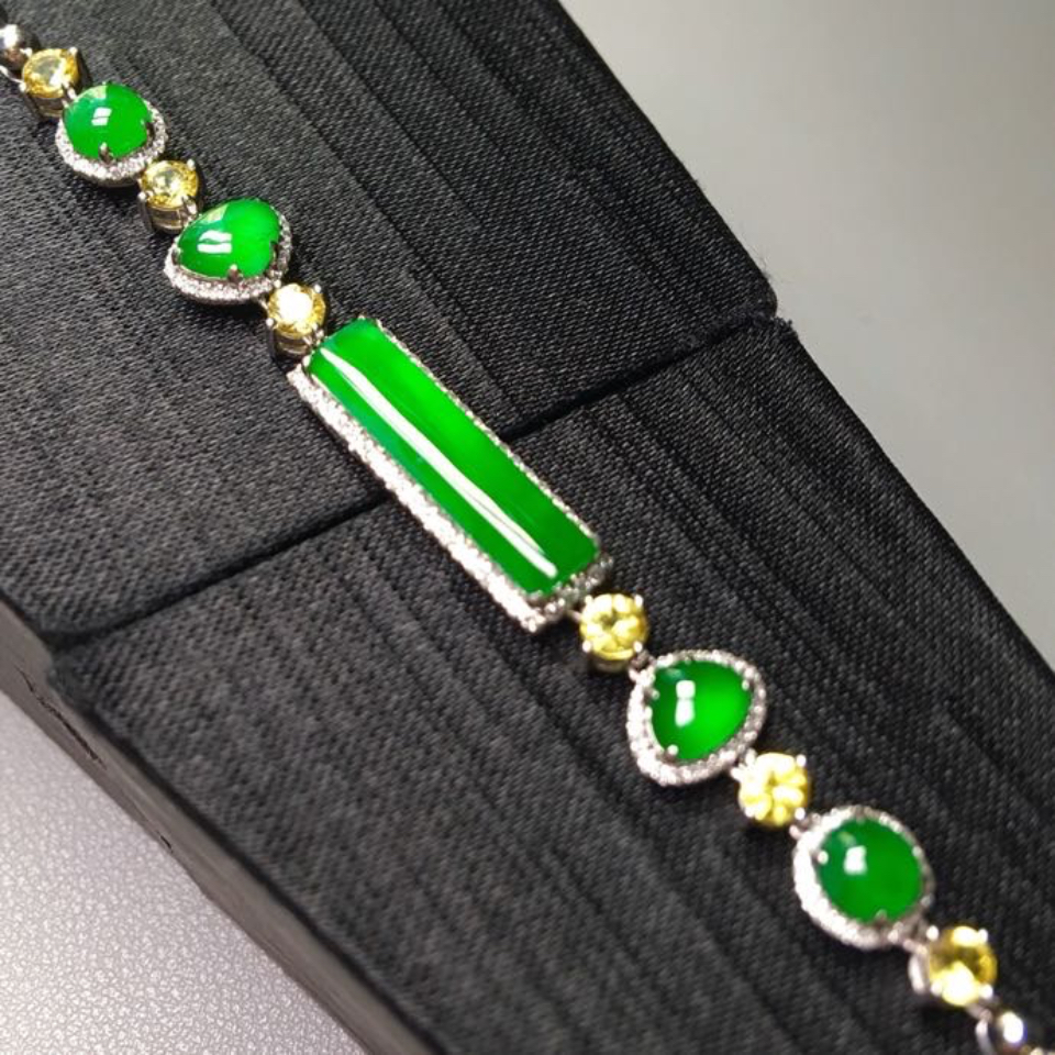 货号:jd410927 市场价:104200元 结缘价:￥49600 温馨提示:翡翠王朝为