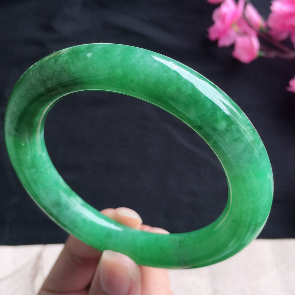 翡翠糯冰种满绿圆条手镯57mm