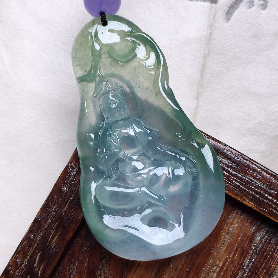 缅甸翡翠冰种淡黄保平安观音吊坠(顶珠为装饰珠)