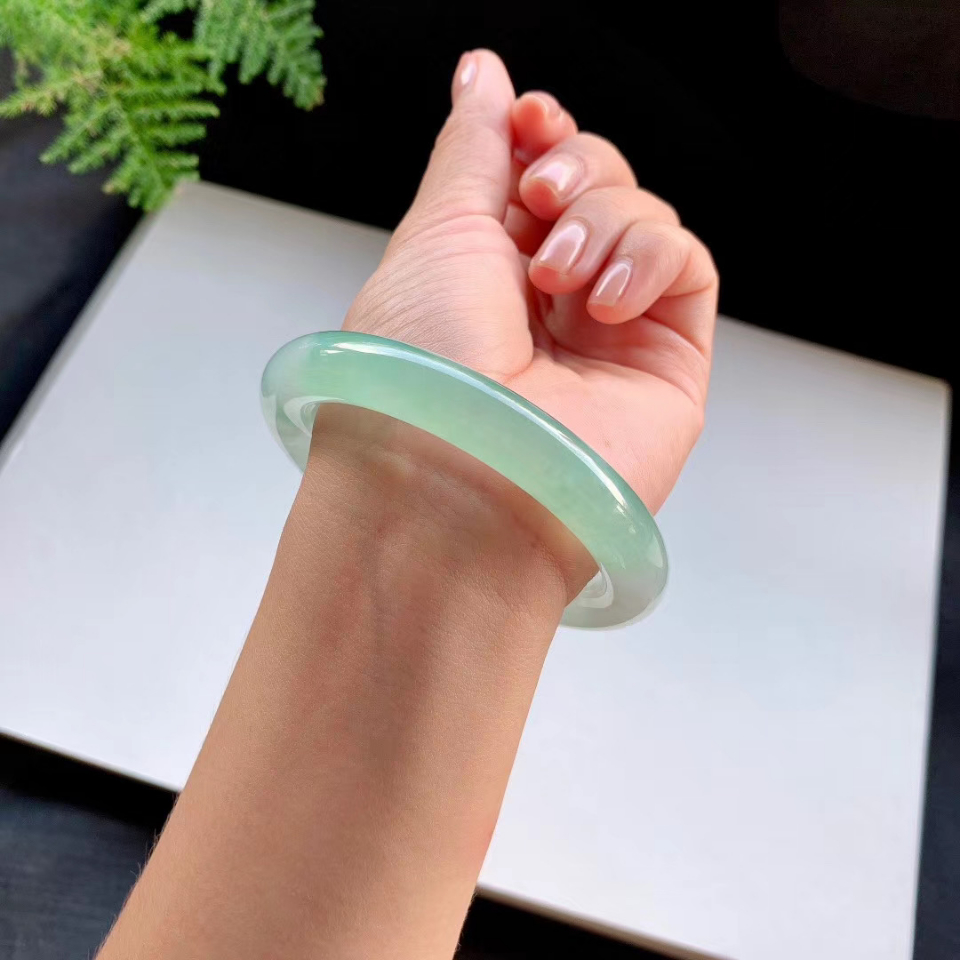 52mm冰种粉紫飘花正圈手镯翡翠