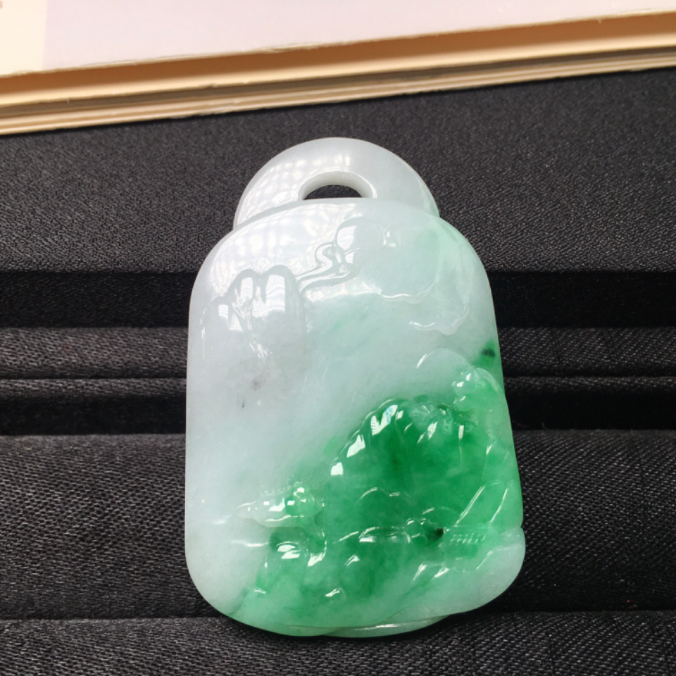 糯冰种飘绿山水牌 - 翡翠王朝