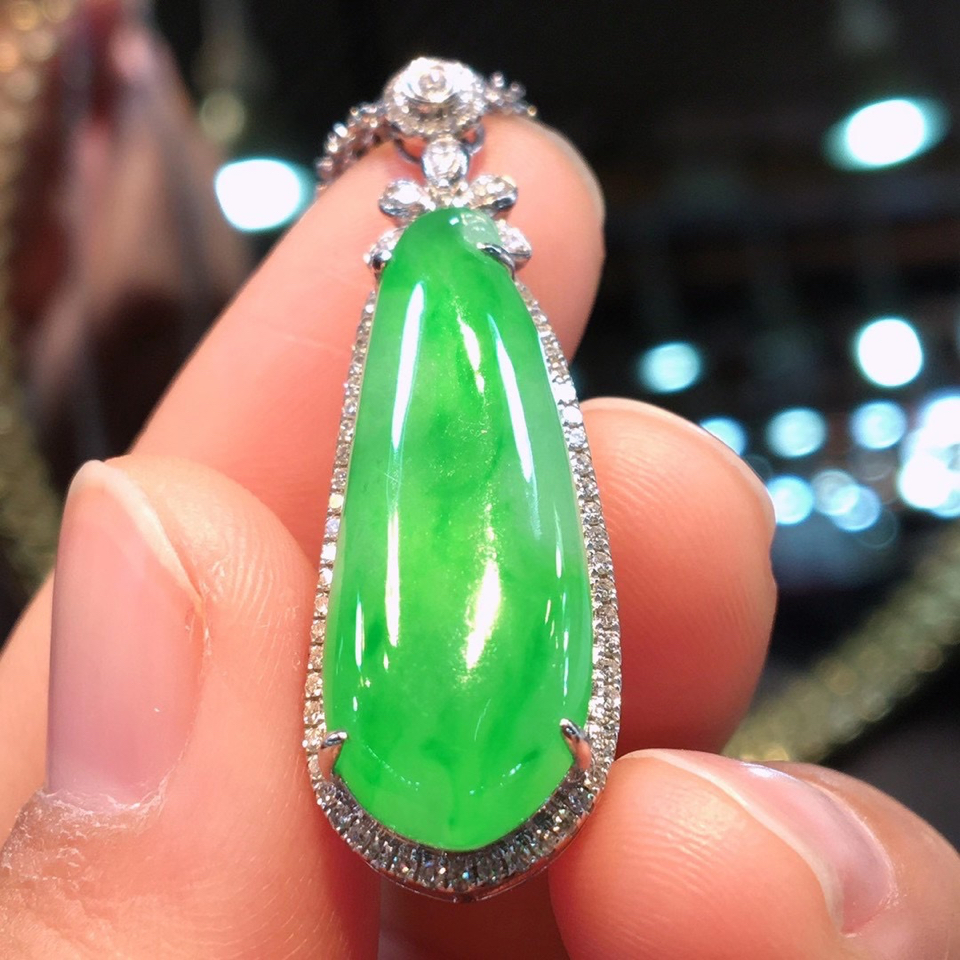 果绿福瓜翡翠吊坠