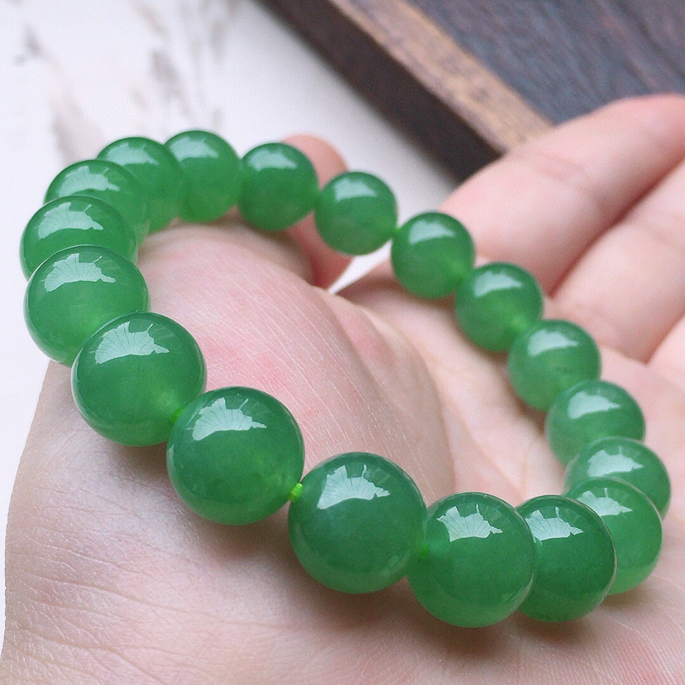 缅甸翡翠糯冰种满绿圆珠手串