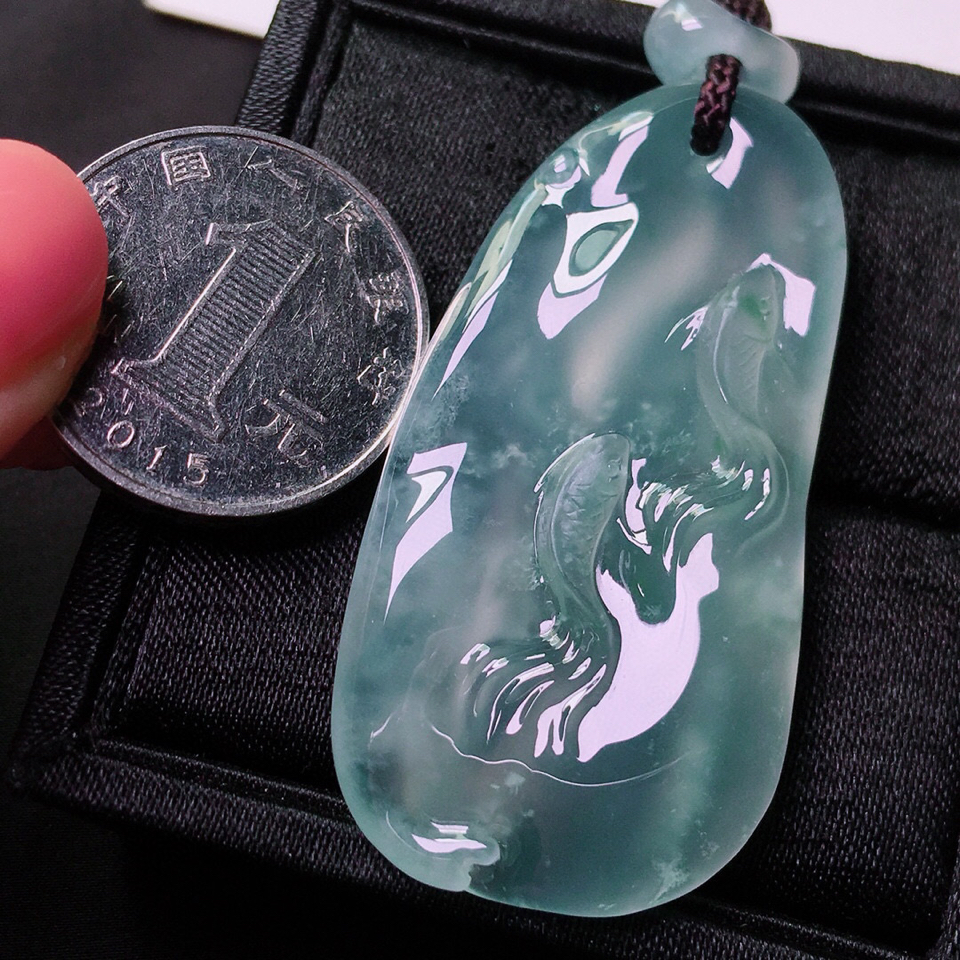 冰玻种淡晴水年年有鱼挂件 翡翠