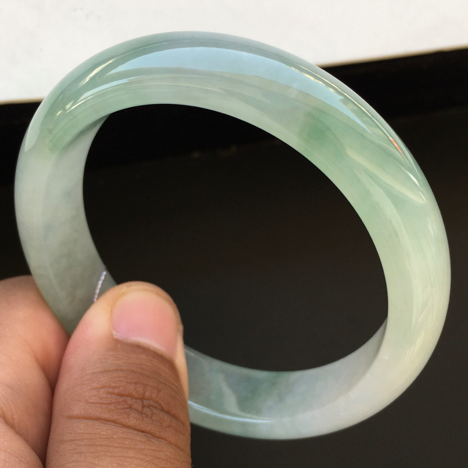 冰种飘花手镯(56.8mm)翡翠