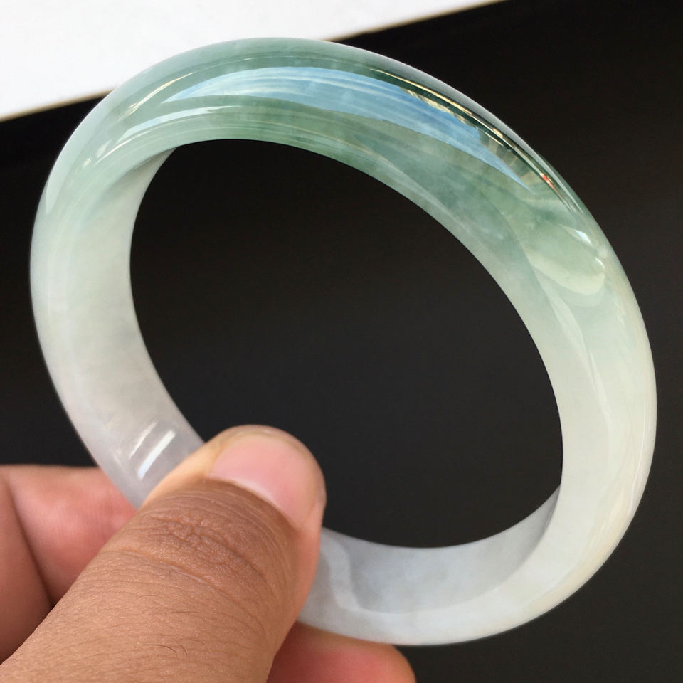 冰种飘花手镯(58.3mm)翡翠