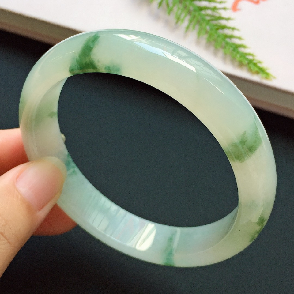 6mm,冰种冰润飘绿花翡翠手镯