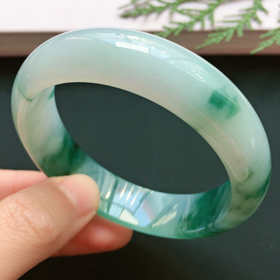 7mm,冰种飘绿花翡翠手镯