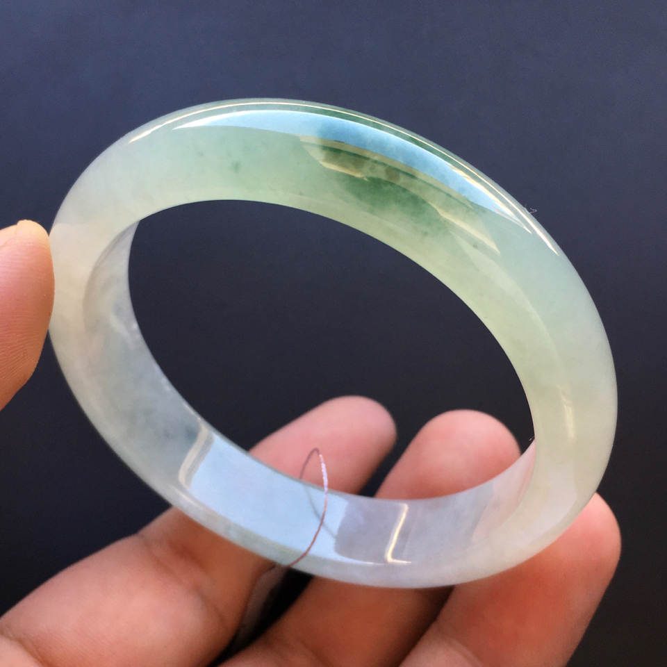 冰种飘花手镯(57.6mm)翡翠