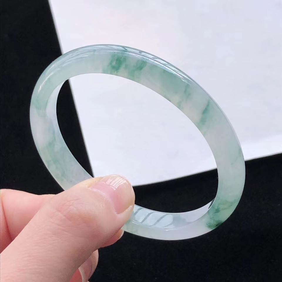 天然翡翠冰种飘花贵妃细条手镯50.8mm