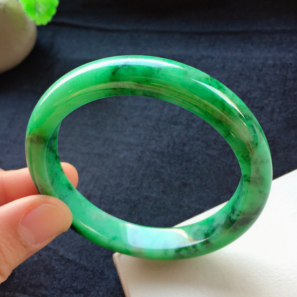 细糯种浓绿翡翠手镯56.4mm