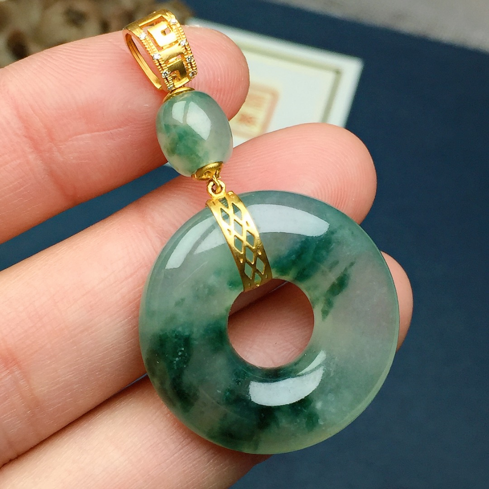 冰种飘花甜甜圈翡翠挂件