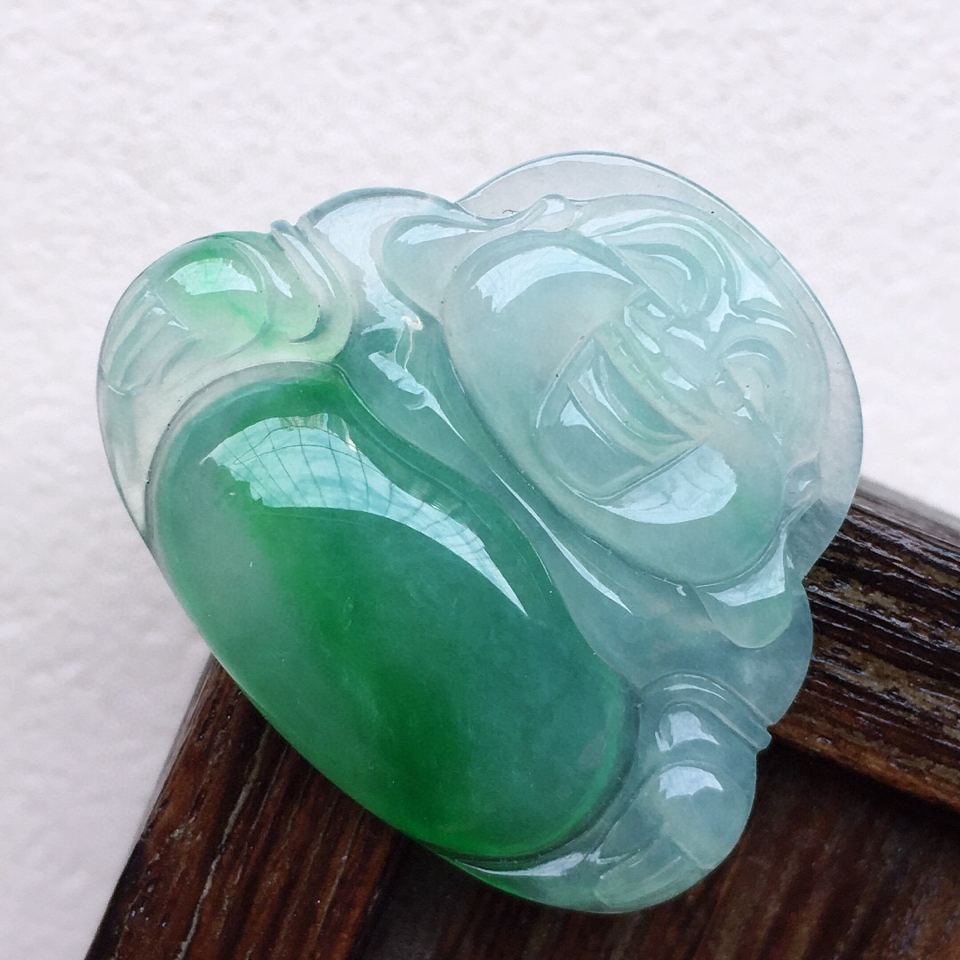 翡翠保平安细糯种带绿佛公吊坠