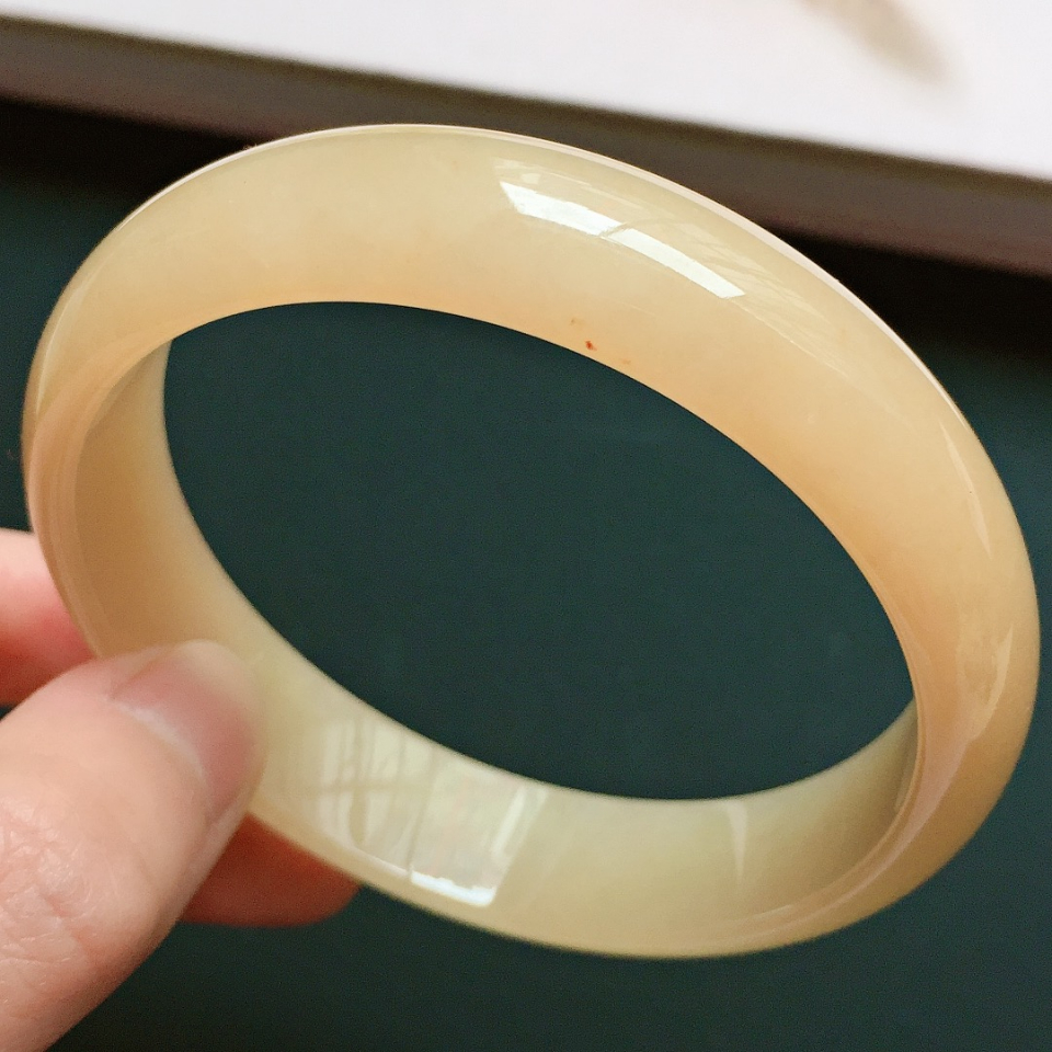 3mm,细润糯化种满黄翡翡翠手镯