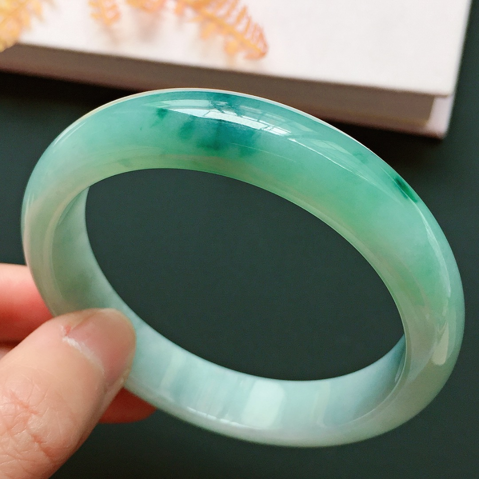5mm,细润细糯种飘花翡翠手镯