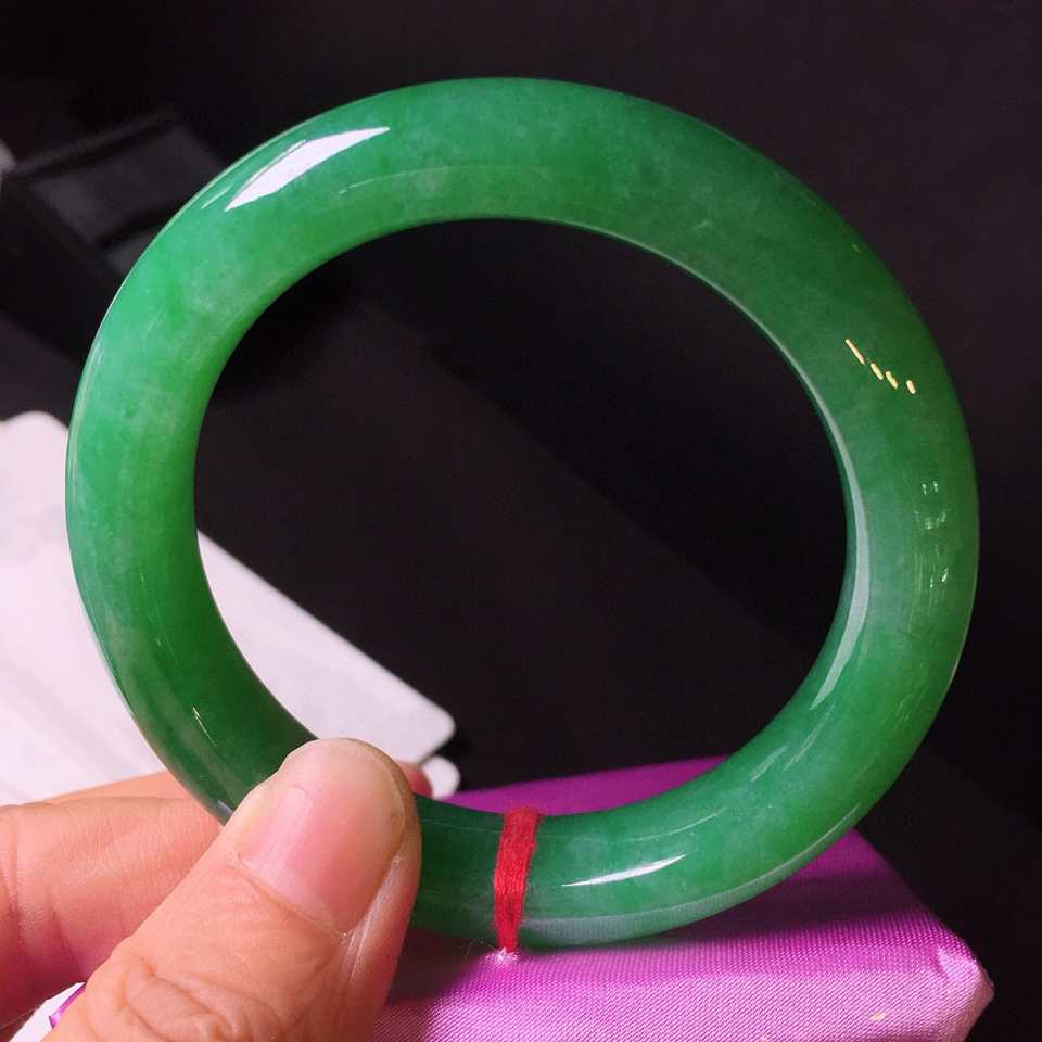 糯冰种满绿手镯(55mm)翡翠