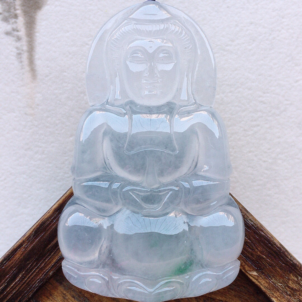 翡翠冰种保平安观音吊坠(顶珠为装饰珠)