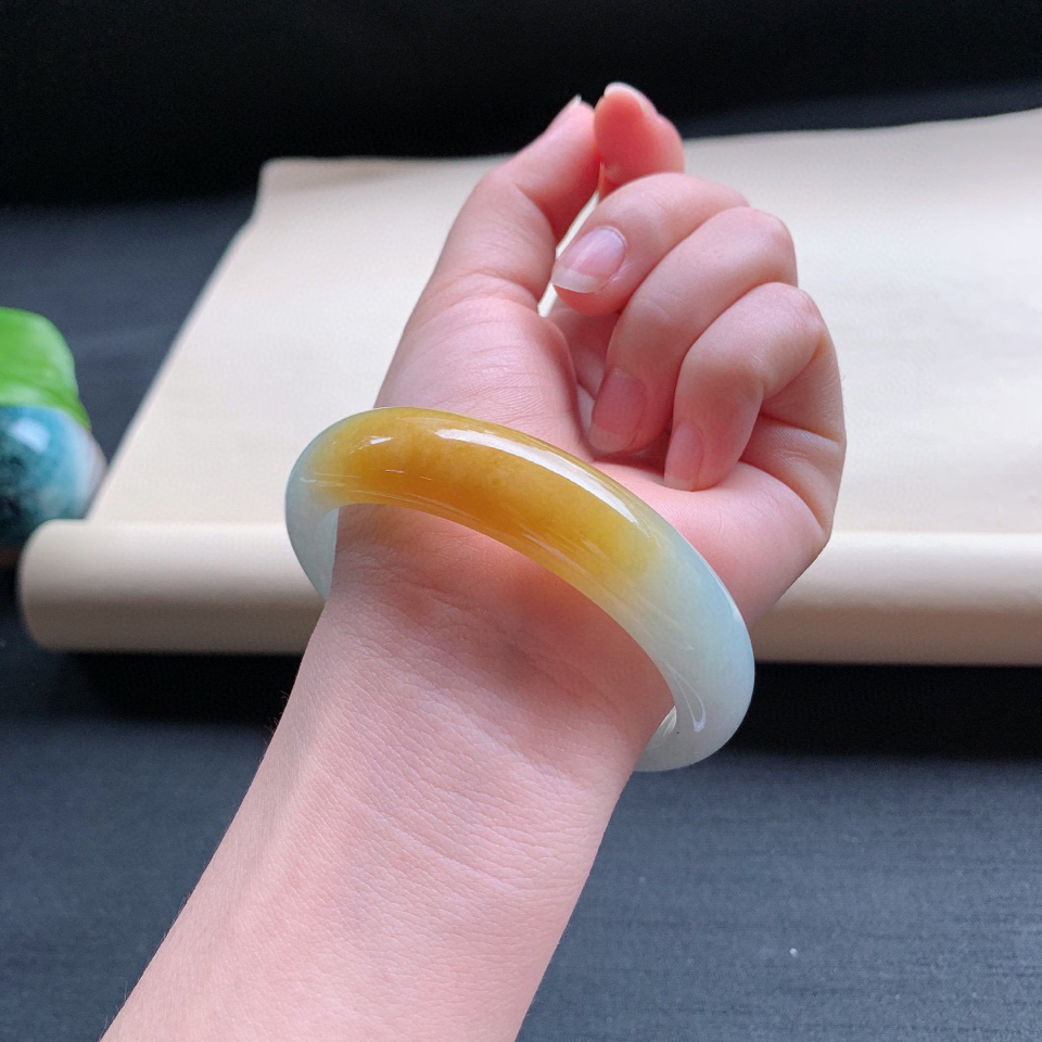 细糯种黄翡正圈手镯57mm