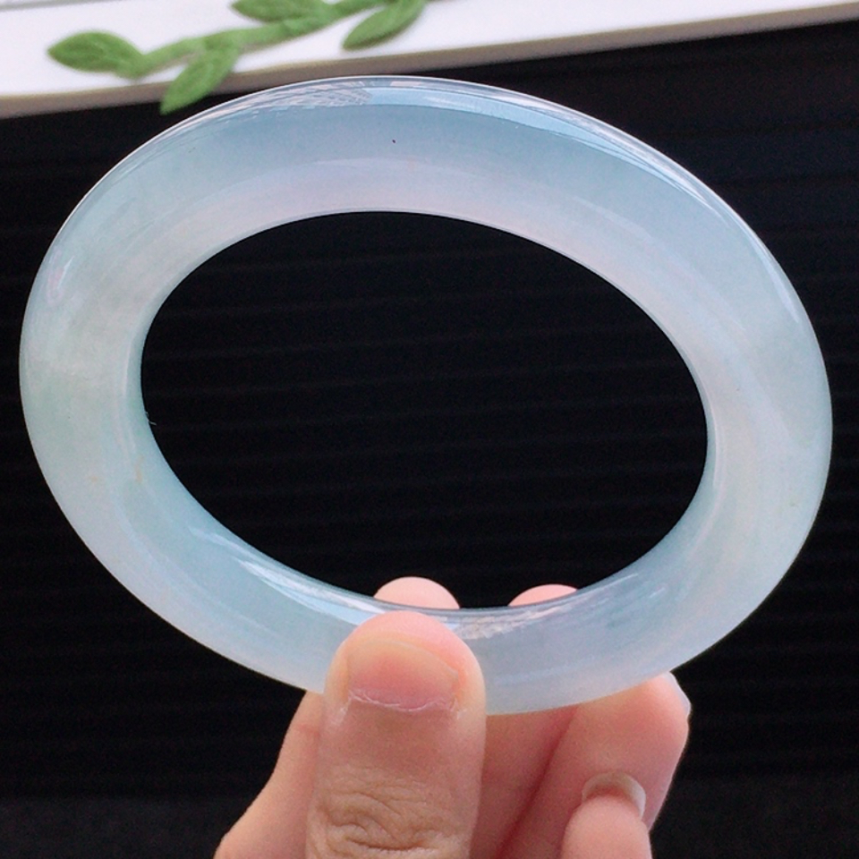 天然翡翠冰糯种冰紫圆条手镯(55.9mm)