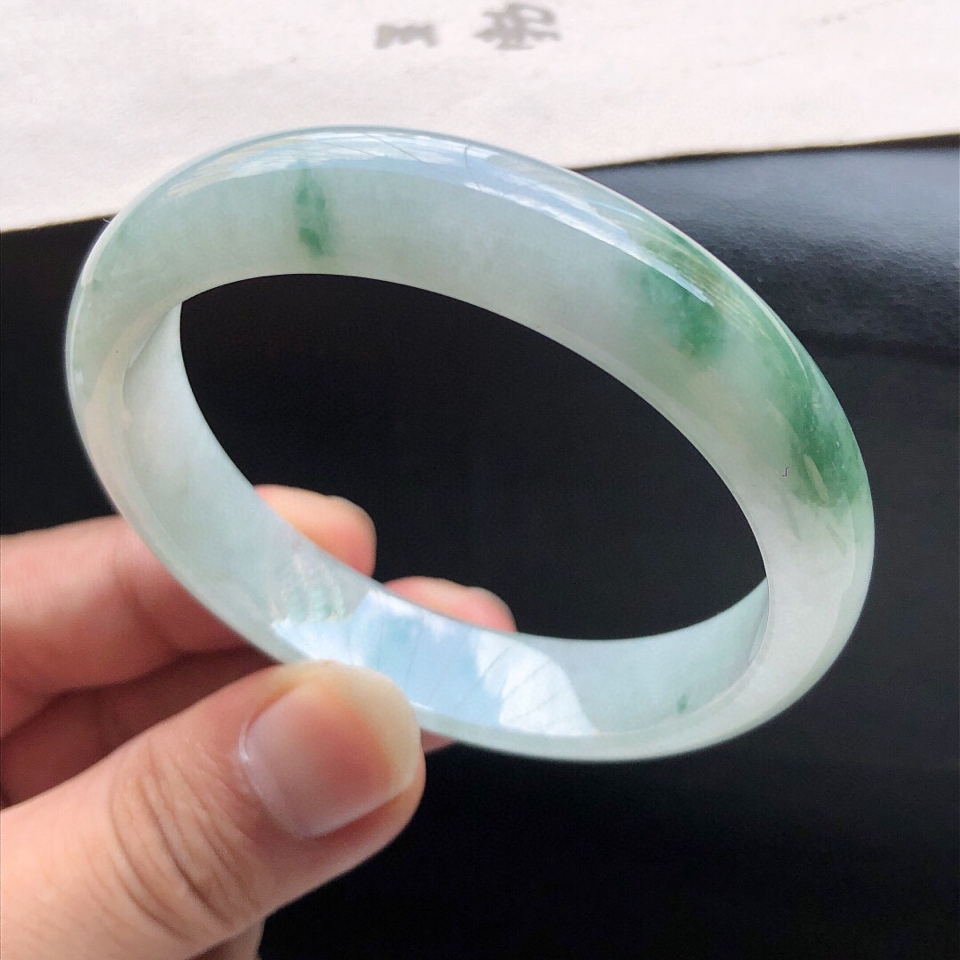 翡翠手镯,翡翠细糯种飘花正圈手镯55mm